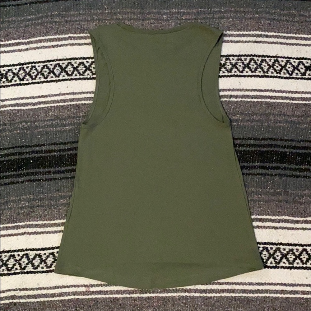 Basic Muscle Tank - Picture 3 of 4
